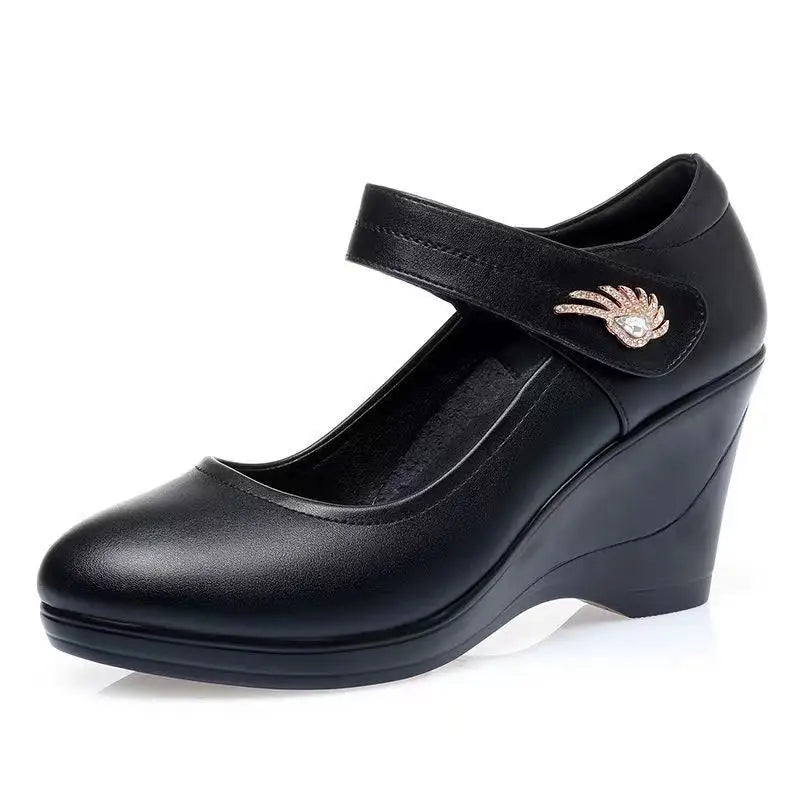 2024 Nieuwe Vrouwen Lente Platform Wig Hoge Hak Mode Ademende Mid-Aged Ondiepe Mond Moeder Schoenen Zachte Huid Comfortabel